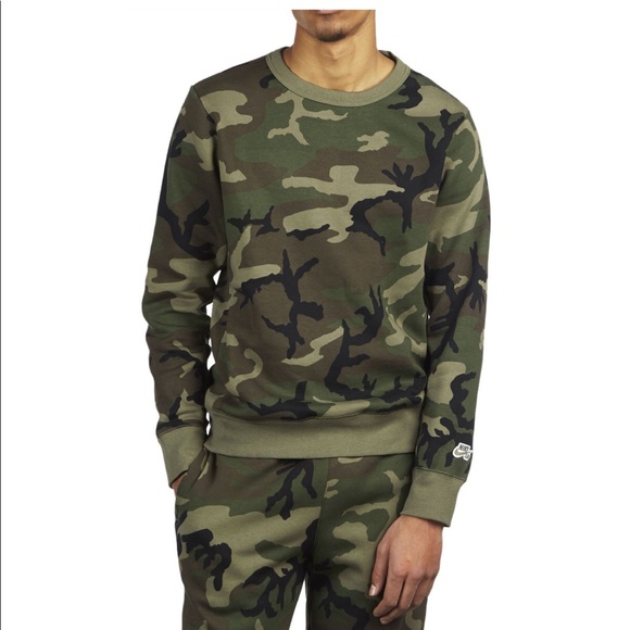 SOLD!!!! New Nike SB Camo Crew Neck Sweatshirt (L) - Picture 2 of 3